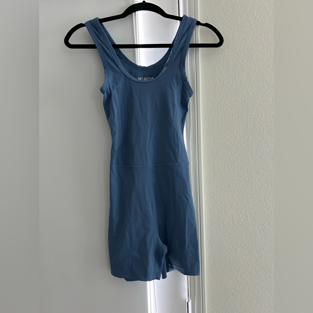 Set active sporty suit